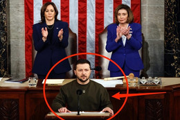 Cháy hàng mẫu áo len ông Zelensky mặc khi phát biểu trước Quốc hội Mỹ