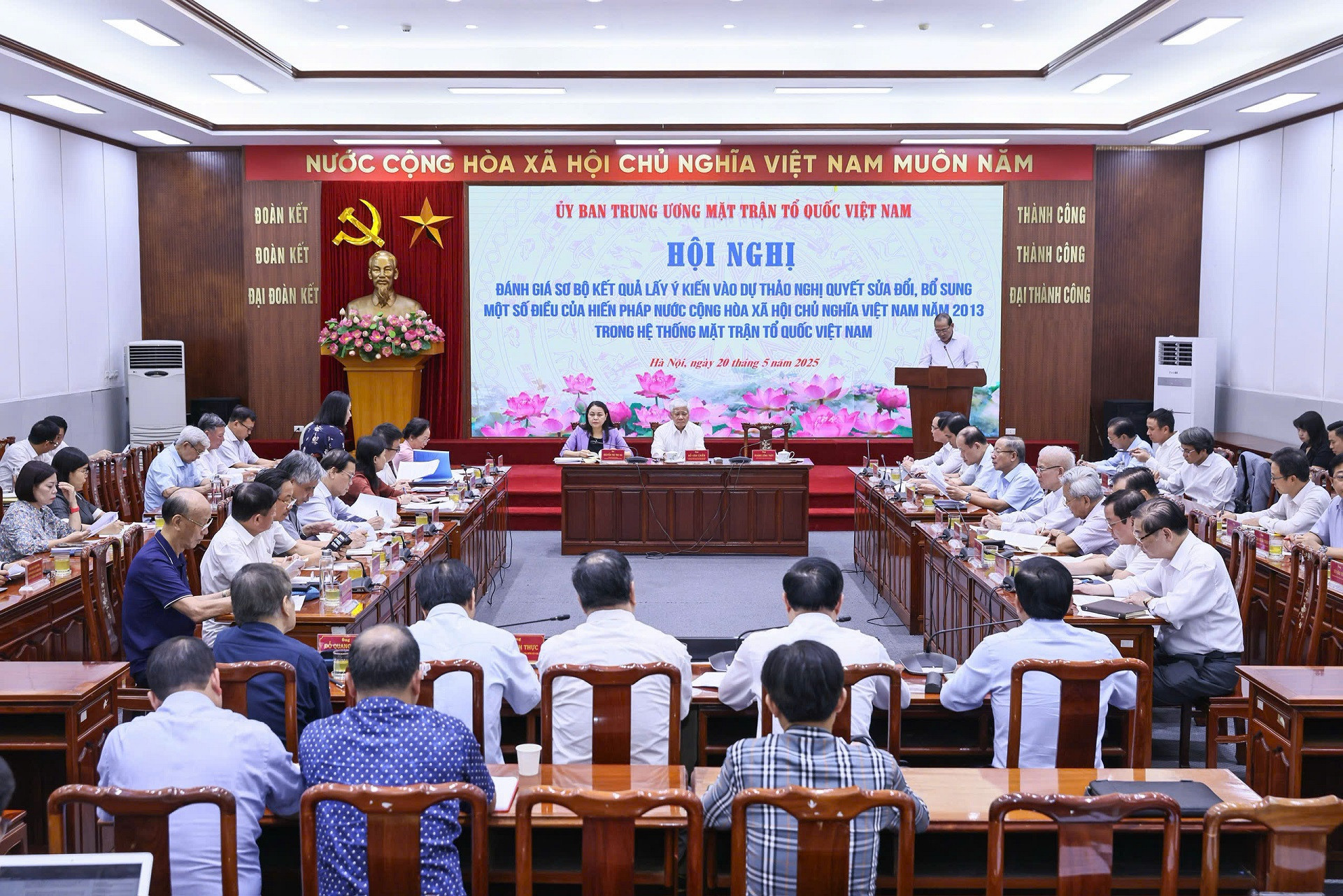 Mat tran To quoc gop y Hien phap sua doi.jpg